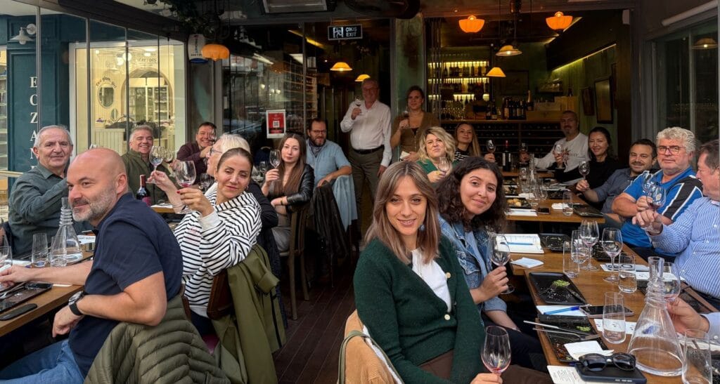 Kavaklıdere Şarapları tadımına katılanlar