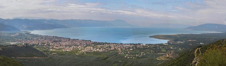 İznik Gölü ve çevresindeki bağ alanlarının görünümü